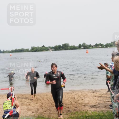21.06.2025 - 27. Vierlanden-Triathlon MichiJ http://msf.ph/oto/8028085 15.06.2026 10:58:27 Schwimmen 643, 710, 732, 741 meine-sportfotos.de
