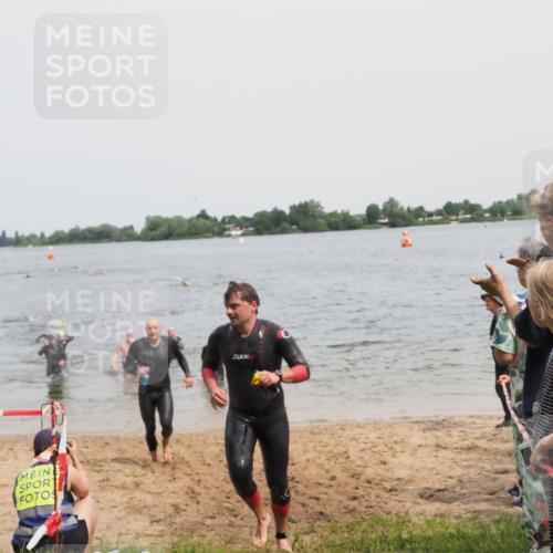21.06.2025 - 27. Vierlanden-Triathlon MichiJ http://msf.ph/oto/8028102 15.06.2026 10:58:27 Schwimmen 643, 710, 732, 741 meine-sportfotos.de