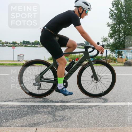 15.06.2025 - 27. Vierlanden-Triathlon H.Heesch http://msf.ph/oto/8028154 15.06.2025 10:28:49 Radfahren 26, 71, 200 meine-sportfotos.de