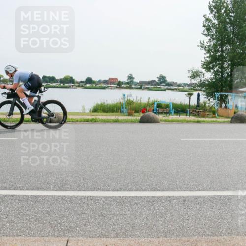 15.06.2025 - 27. Vierlanden-Triathlon H.Heesch http://msf.ph/oto/8028157 15.06.2025 10:28:51 Radfahren 26, 71, 200 meine-sportfotos.de