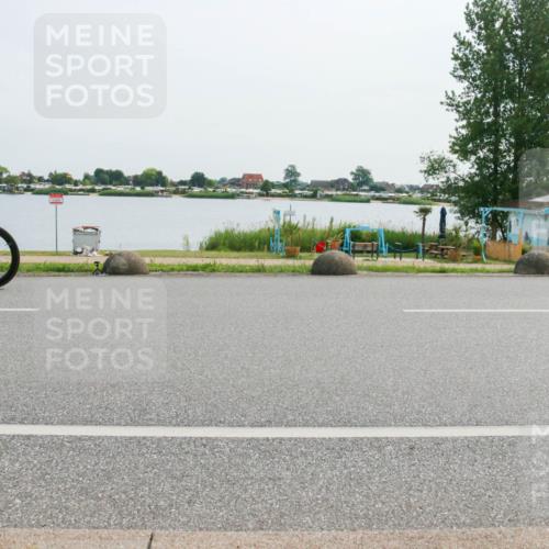 15.06.2025 - 27. Vierlanden-Triathlon H.Heesch http://msf.ph/oto/8028168 15.06.2025 10:28:51 Radfahren 26, 71, 200 meine-sportfotos.de