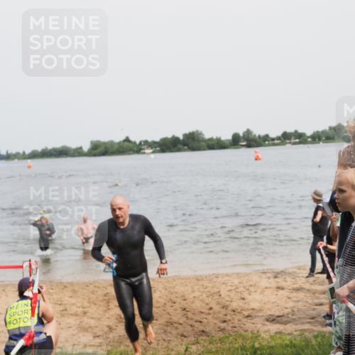 21.06.2025 - 27. Vierlanden-Triathlon MichiJ http://msf.ph/oto/8028174 15.06.2026 10:58:29 Schwimmen 643, 710, 732, 741 meine-sportfotos.de