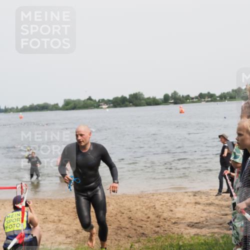 21.06.2025 - 27. Vierlanden-Triathlon MichiJ http://msf.ph/oto/8028186 15.06.2026 10:58:30 Schwimmen 636, 643, 710, 732, 741 meine-sportfotos.de