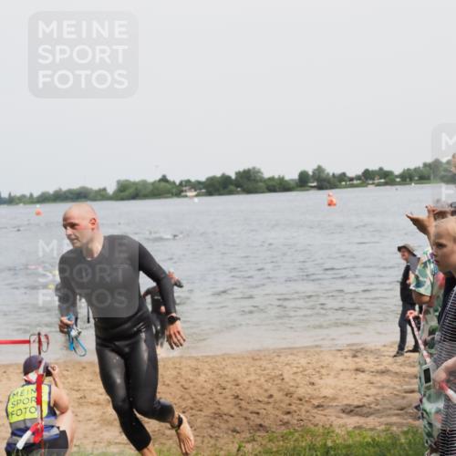 21.06.2025 - 27. Vierlanden-Triathlon MichiJ http://msf.ph/oto/8028202 15.06.2026 10:58:30 Schwimmen 636, 643, 710, 732, 741 meine-sportfotos.de