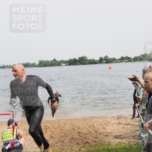 21.06.2025 - 27. Vierlanden-Triathlon MichiJ http://msf.ph/oto/8028207 15.06.2026 10:58:30 Schwimmen 636, 643, 710, 732, 741 meine-sportfotos.de