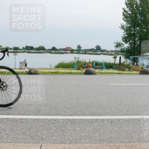 21.06.2025 - 27. Vierlanden-Triathlon H.Heesch http://msf.ph/oto/8028224 15.06.2025 11:23:10 Radfahren 34, 71, 963 meine-sportfotos.de