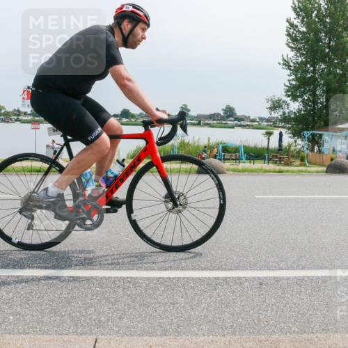 21.06.2025 - 27. Vierlanden-Triathlon H.Heesch http://msf.ph/oto/8028231 15.06.2025 11:23:11 Radfahren 34, 71 meine-sportfotos.de