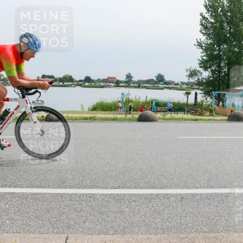 21.06.2025 - 27. Vierlanden-Triathlon H.Heesch http://msf.ph/oto/8028236 15.06.2025 11:23:17 Radfahren 180, 183, 753 meine-sportfotos.de