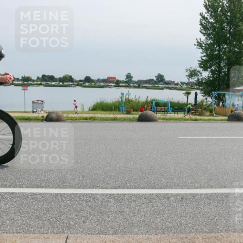 21.06.2025 - 27. Vierlanden-Triathlon H.Heesch http://msf.ph/oto/8028250 15.06.2025 11:23:19 Radfahren 180, 183, 753 meine-sportfotos.de