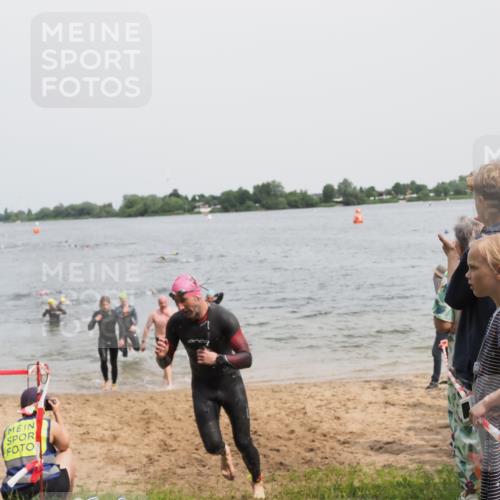 21.06.2025 - 27. Vierlanden-Triathlon MichiJ http://msf.ph/oto/8028262 15.06.2026 10:58:34 Schwimmen 636, 643, 667, 684, 732, 741, 747 meine-sportfotos.de