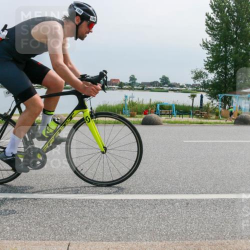 21.06.2025 - 27. Vierlanden-Triathlon H.Heesch http://msf.ph/oto/8028276 15.06.2025 11:23:20 Radfahren 180, 183, 753 meine-sportfotos.de