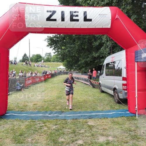 21.06.2025 - 27. Vierlanden-Triathlon MichiJ http://msf.ph/oto/8028284 15.06.2026 12:12:42 Ziel 531 meine-sportfotos.de