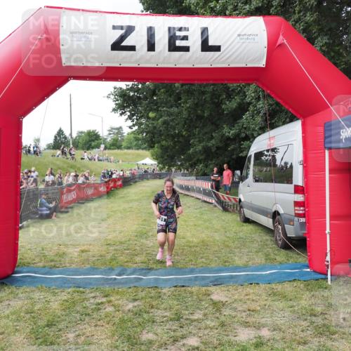 21.06.2025 - 27. Vierlanden-Triathlon MichiJ http://msf.ph/oto/8028291 15.06.2026 12:12:42 Ziel 531 meine-sportfotos.de