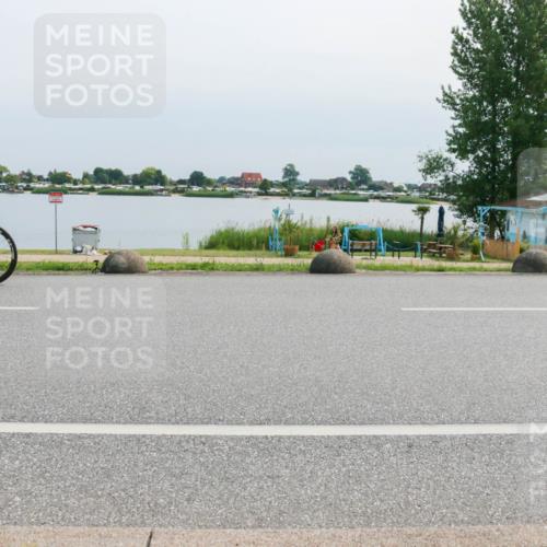 21.06.2025 - 27. Vierlanden-Triathlon H.Heesch http://msf.ph/oto/8028292 15.06.2025 11:23:24 Radfahren 180, 858 meine-sportfotos.de
