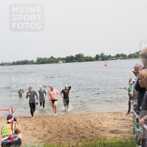 21.06.2025 - 27. Vierlanden-Triathlon MichiJ http://msf.ph/oto/8028312 15.06.2026 10:58:35 Schwimmen 636, 643, 667, 684, 732, 741, 747 meine-sportfotos.de