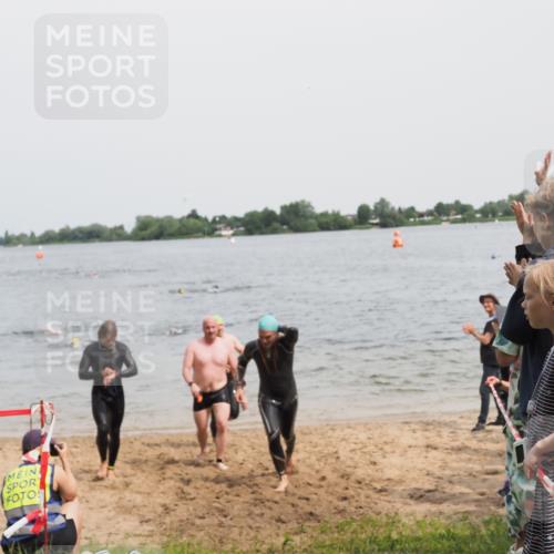 21.06.2025 - 27. Vierlanden-Triathlon MichiJ http://msf.ph/oto/8028318 15.06.2026 10:58:38 Schwimmen 636, 667, 684, 732, 747 meine-sportfotos.de