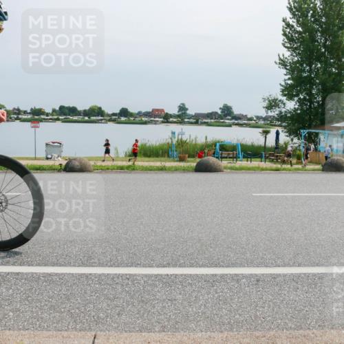 21.06.2025 - 27. Vierlanden-Triathlon H.Heesch http://msf.ph/oto/8028376 15.06.2025 11:23:39 Radfahren 187 meine-sportfotos.de