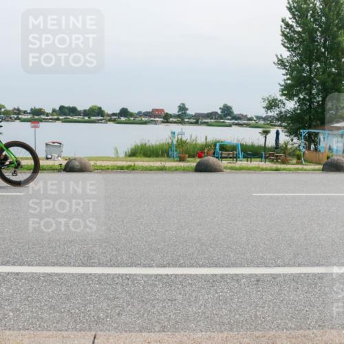 21.06.2025 - 27. Vierlanden-Triathlon H.Heesch http://msf.ph/oto/8028386 15.06.2025 11:23:45 Radfahren 228, 780 meine-sportfotos.de