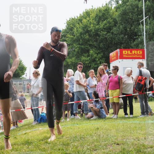 15.06.2025 - 27. Vierlanden-Triathlon KatJ http://msf.ph/oto/8028402 15.06.2025 11:02:48 Schwimmen 672, 696, 728, 868 meine-sportfotos.de