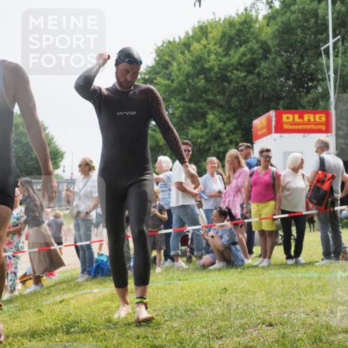 15.06.2025 - 27. Vierlanden-Triathlon KatJ http://msf.ph/oto/8028416 15.06.2025 11:02:48 Schwimmen 672, 696, 728, 868 meine-sportfotos.de