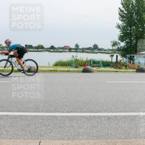 21.06.2025 - 27. Vierlanden-Triathlon H.Heesch http://msf.ph/oto/8028427 15.06.2025 11:23:50 Radfahren 204, 228, 780 meine-sportfotos.de