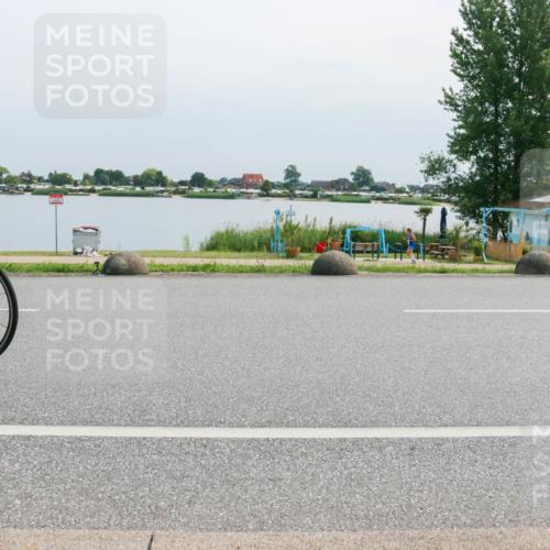 21.06.2025 - 27. Vierlanden-Triathlon H.Heesch http://msf.ph/oto/8028513 15.06.2025 11:24:31 Radfahren 161, 213 meine-sportfotos.de