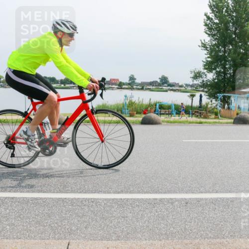 21.06.2025 - 27. Vierlanden-Triathlon H.Heesch http://msf.ph/oto/8028519 15.06.2025 11:24:31 Radfahren 161, 213 meine-sportfotos.de