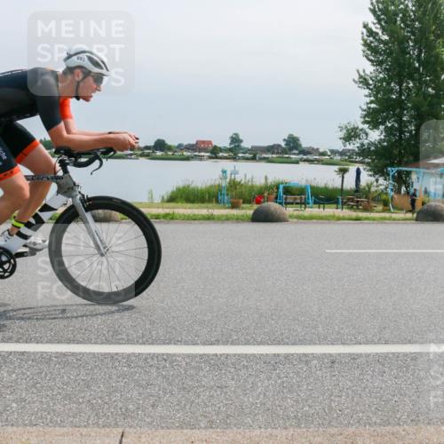 21.06.2025 - 27. Vierlanden-Triathlon H.Heesch http://msf.ph/oto/8028542 15.06.2025 11:25:02 Radfahren 81, 693, 970 meine-sportfotos.de
