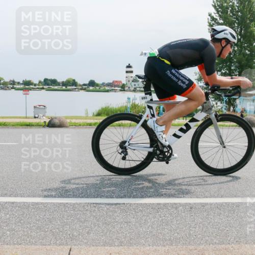 21.06.2025 - 27. Vierlanden-Triathlon H.Heesch http://msf.ph/oto/8028547 15.06.2025 11:25:02 Radfahren 81, 693, 970 meine-sportfotos.de