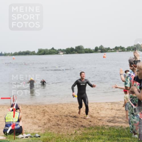21.06.2025 - 27. Vierlanden-Triathlon MichiJ http://msf.ph/oto/8028570 15.06.2026 10:58:46 Schwimmen 636, 667, 684, 743, 747 meine-sportfotos.de