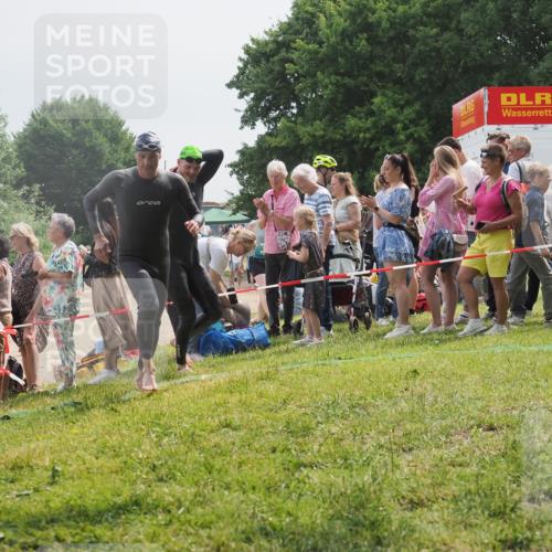 15.06.2025 - 27. Vierlanden-Triathlon KatJ http://msf.ph/oto/8028590 15.06.2025 11:03:37 Schwimmen 645, 766, 793, 810, 822 meine-sportfotos.de