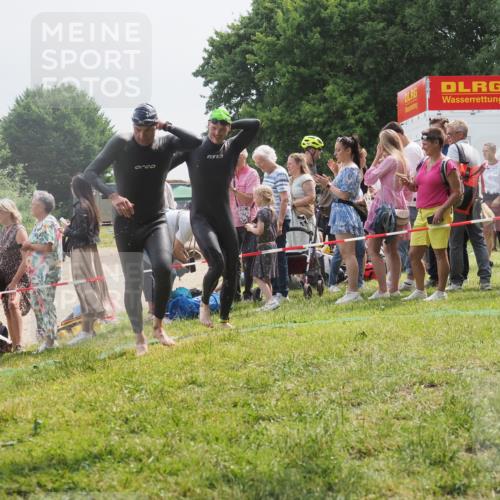 15.06.2025 - 27. Vierlanden-Triathlon KatJ http://msf.ph/oto/8028597 15.06.2025 11:03:37 Schwimmen 645, 766, 793, 810, 822 meine-sportfotos.de