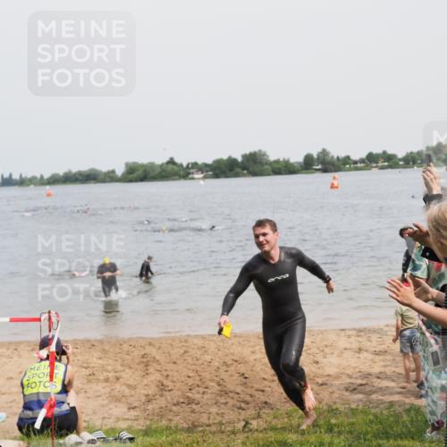 21.06.2025 - 27. Vierlanden-Triathlon MichiJ http://msf.ph/oto/8028612 15.06.2026 10:58:48 Schwimmen 667, 684, 743, 760 meine-sportfotos.de