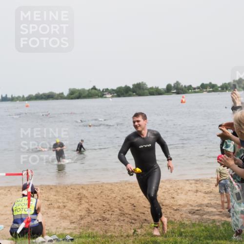 21.06.2025 - 27. Vierlanden-Triathlon MichiJ http://msf.ph/oto/8028616 15.06.2026 10:58:48 Schwimmen 667, 684, 743, 760 meine-sportfotos.de