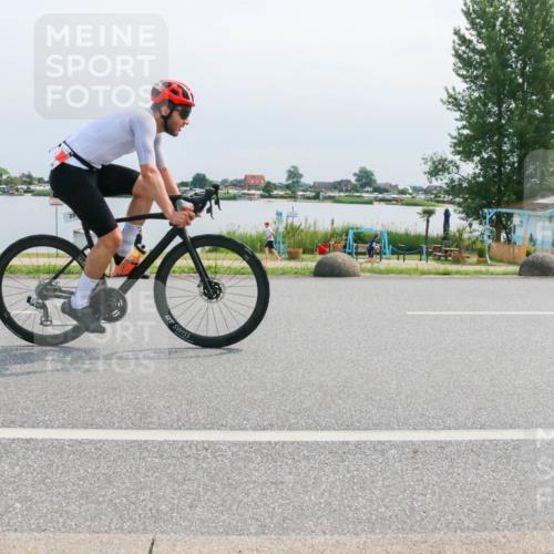 21.06.2025 - 27. Vierlanden-Triathlon H.Heesch http://msf.ph/oto/8028637 15.06.2025 11:25:12 Radfahren 29, 726 meine-sportfotos.de