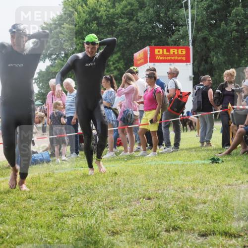 15.06.2025 - 27. Vierlanden-Triathlon KatJ http://msf.ph/oto/8028641 15.06.2025 11:03:38 Schwimmen 645, 766, 793, 810, 822 meine-sportfotos.de