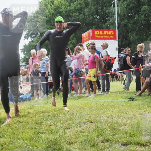 15.06.2025 - 27. Vierlanden-Triathlon KatJ http://msf.ph/oto/8028660 15.06.2025 11:03:38 Schwimmen 645, 766, 793, 810, 822 meine-sportfotos.de
