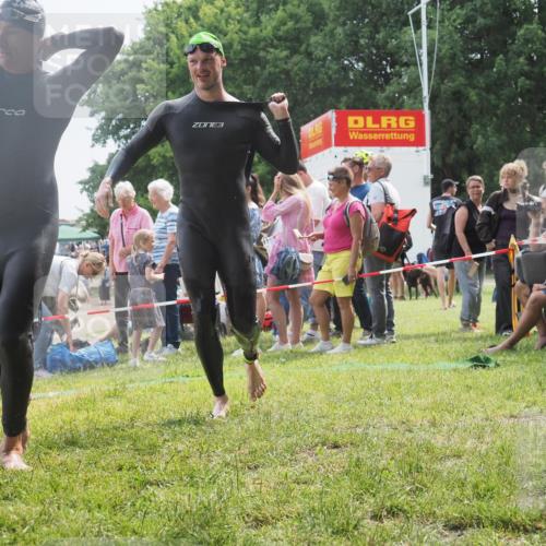 15.06.2025 - 27. Vierlanden-Triathlon KatJ http://msf.ph/oto/8028687 15.06.2025 11:03:39 Schwimmen 766, 793, 810, 822 meine-sportfotos.de