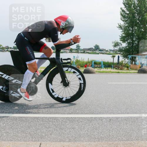 21.06.2025 - 27. Vierlanden-Triathlon H.Heesch http://msf.ph/oto/8028711 15.06.2025 11:25:15 Radfahren 29, 726, 927, 944 meine-sportfotos.de