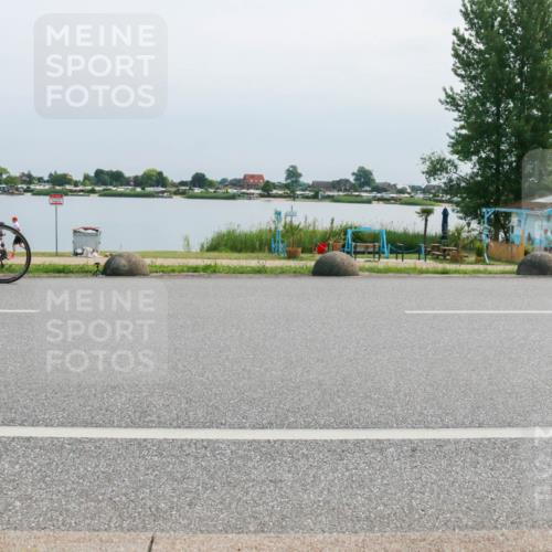 21.06.2025 - 27. Vierlanden-Triathlon H.Heesch http://msf.ph/oto/8028737 15.06.2025 11:25:16 Radfahren 726, 927, 944 meine-sportfotos.de