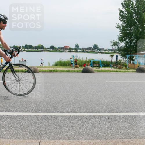 21.06.2025 - 27. Vierlanden-Triathlon H.Heesch http://msf.ph/oto/8028743 15.06.2025 11:25:25 Radfahren 68, 97 meine-sportfotos.de