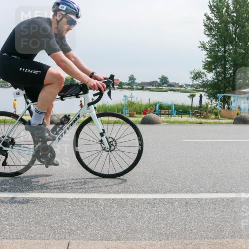21.06.2025 - 27. Vierlanden-Triathlon H.Heesch http://msf.ph/oto/8028757 15.06.2025 11:25:26 Radfahren 68, 97, 792 meine-sportfotos.de