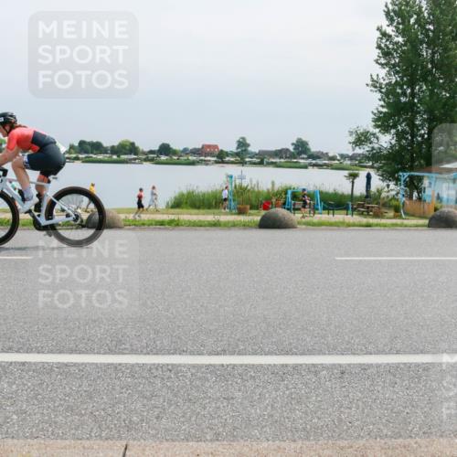 21.06.2025 - 27. Vierlanden-Triathlon H.Heesch http://msf.ph/oto/8028795 15.06.2025 11:25:29 Radfahren 68, 97, 143, 169, 233, 792, 888 meine-sportfotos.de