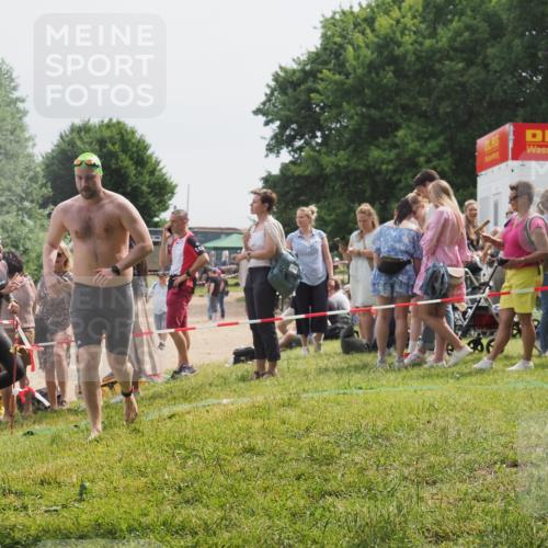 15.06.2025 - 27. Vierlanden-Triathlon KatJ http://msf.ph/oto/8028842 15.06.2025 11:04:04 Schwimmen 663, 729, 754, 773 meine-sportfotos.de