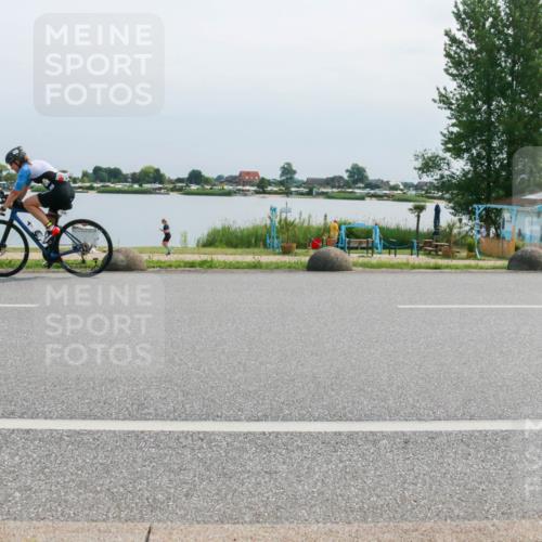 21.06.2025 - 27. Vierlanden-Triathlon H.Heesch http://msf.ph/oto/8028850 15.06.2025 11:25:41 Radfahren 219 meine-sportfotos.de