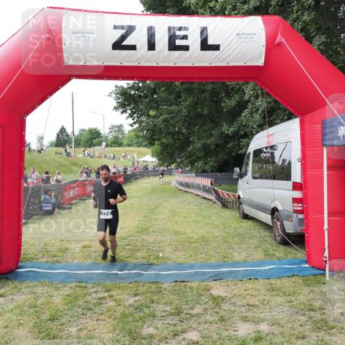 21.06.2025 - 27. Vierlanden-Triathlon MichiJ http://msf.ph/oto/8028851 15.06.2026 12:16:24 Ziel 774 meine-sportfotos.de