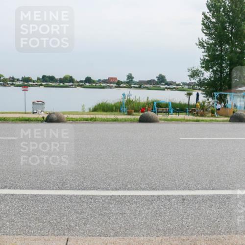 21.06.2025 - 27. Vierlanden-Triathlon H.Heesch http://msf.ph/oto/8028872 15.06.2025 11:25:48 Radfahren 655 meine-sportfotos.de