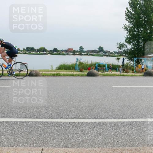 21.06.2025 - 27. Vierlanden-Triathlon H.Heesch http://msf.ph/oto/8028879 15.06.2025 11:26:06 Radfahren 682, 919 meine-sportfotos.de