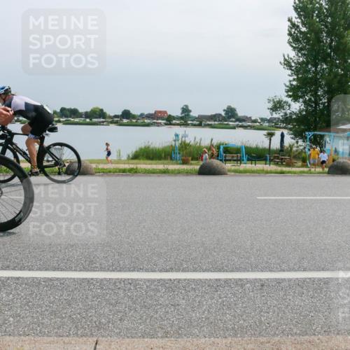 21.06.2025 - 27. Vierlanden-Triathlon H.Heesch http://msf.ph/oto/8028888 15.06.2025 11:26:10 Radfahren 652, 682, 800, 919 meine-sportfotos.de