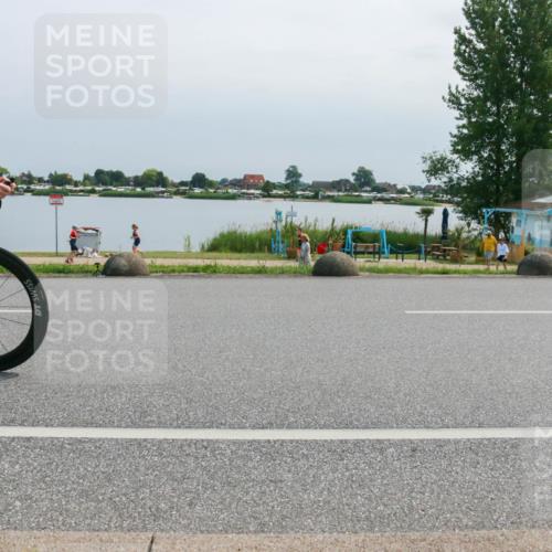 21.06.2025 - 27. Vierlanden-Triathlon H.Heesch http://msf.ph/oto/8028900 15.06.2025 11:26:11 Radfahren 652, 682, 798, 800, 919 meine-sportfotos.de
